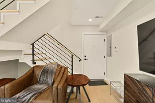 2556 University Pl NW, Washington, DC 20009 - Photo 7