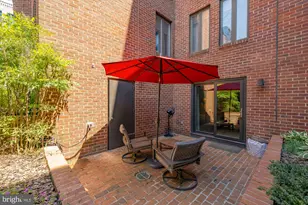 1045 31st St NW, Washington, DC 20007 - Photo 33