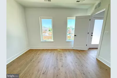 33 Lower Service Court NW, Washington, DC 20001 - Photo 11
