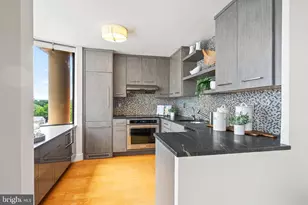 2141 P St NW, Washington, DC 20037 - Photo 11