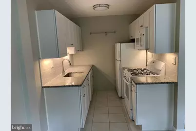 2325 42nd Street NW #201, Washington, DC 20007 - Photo 11
