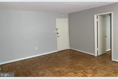 2325 42nd Street NW #201, Washington, DC 20007 - Photo 7