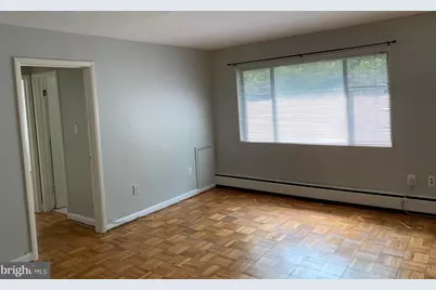 2325 42nd Street NW #201, Washington, DC 20007 - Photo 5