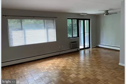2325 42nd Street NW #201, Washington, DC 20007 - Photo 3