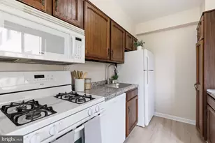 3701 Connecticut Ave NW, Washington, DC 20008 - Photo 11