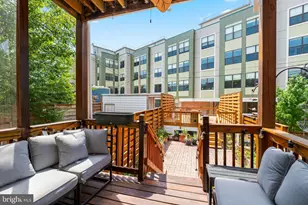 1221 E St SE, Washington, DC 20003 - Photo 43