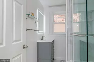 1221 E St SE, Washington, DC 20003 - Photo 19