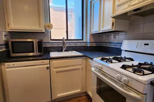 2610 Tunlaw Rd NW, Washington, DC 20007 - Photo 9
