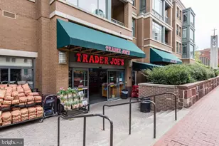 1121 24th St NW, Washington, DC 20037 - Photo 27