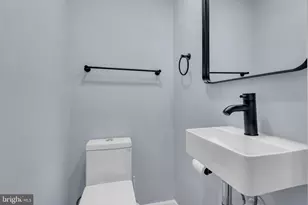 4621 Hillside Rd SE, Washington, DC 20019 - Photo 13