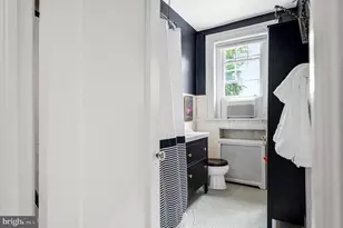 2039 New Hampshire Ave NW, Washington, DC 20009 - Photo 15