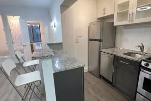 1 Scott NW, Washington, DC 20036 - Photo 9