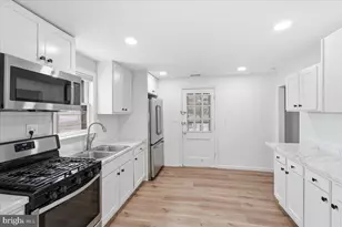 4339 Barker St SE, Washington, DC 20019 - Photo 9