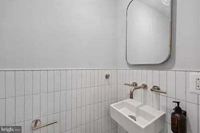 655 E Street SE, Washington, DC 20003 - Photo 11