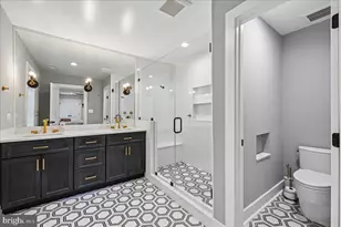 655 E St SE, Washington, DC 20003 - Photo 17