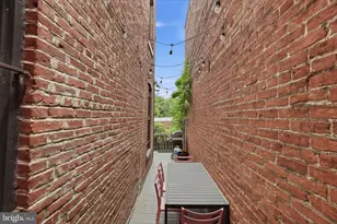 210 8th St SE, Washington, DC 20003 - Photo 35