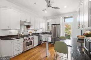 210 8th St SE, Washington, DC 20003 - Photo 15