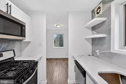4570 Macarthur Boulevard NW #208, Washington, DC 20007 - Photo 3
