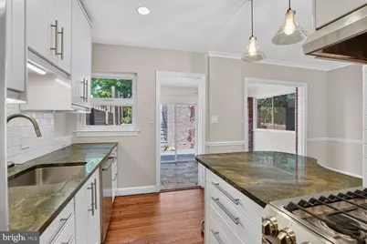 2333 Huidekoper Place NW, Washington, DC 20007 - Photo 7