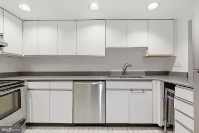 308 East Capitol Street NE #11, Washington, DC 20003 - Photo 5