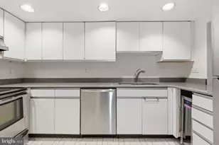 308 East Capitol St NE, Washington, DC 20003 - Photo 5