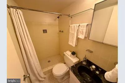 209 G Street SW #143, Washington, DC 20024 - Photo 11