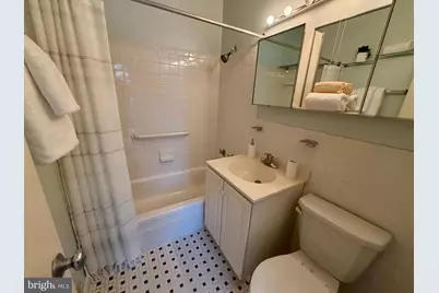 209 G Street SW #143, Washington, DC 20024 - Photo 17