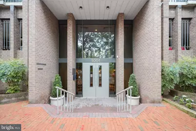 1001 NW 26th Street NW #806, Washington, DC 20037 - Photo 3