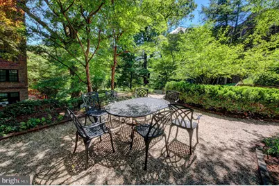 3041 Sedgwick NW #201-D, Washington, DC 20008 - Photo 33