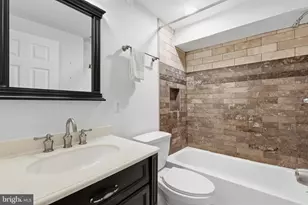 1227 1st St NW, Washington, DC 20001 - Photo 31