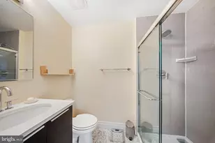 1801 Wyoming Ave NW, Washington, DC 20009 - Photo 17