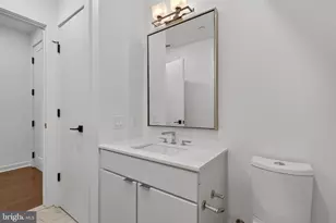 300 8th St NE, Washington, DC 20002 - Photo 11