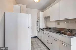 2475 Virginia Ave NW, Washington, DC 20037 - Photo 15