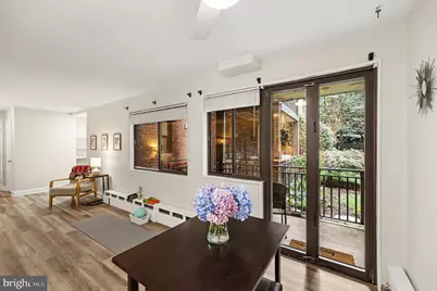 2325 42nd Street NW #220, Washington, DC 20007 - Photo 5