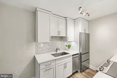 2325 42nd Street NW #220, Washington, DC 20007 - Photo 15