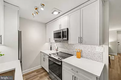 2325 42nd Street NW #220, Washington, DC 20007 - Photo 15