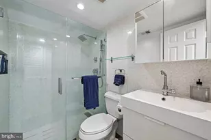 21 4th St NE, Washington, DC 20002 - Photo 33