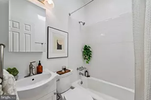 21 4th St NE, Washington, DC 20002 - Photo 25