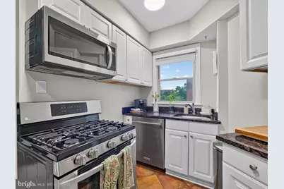 2500 Q Street NW #426, Washington, DC 20007 - Photo 9