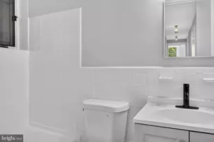 705 8th St SE, Washington, DC 20003 - Photo 17