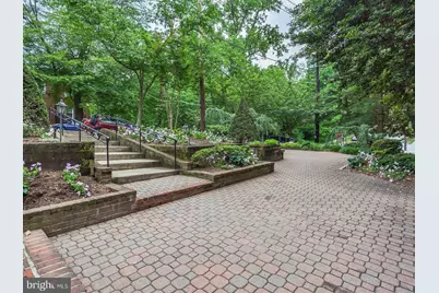 2400 41st Street NW #203, Washington, DC 20007 - Photo 23