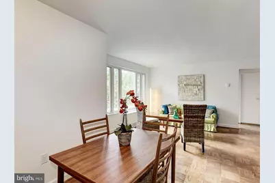 2400 41st Street NW #203, Washington, DC 20007 - Photo 3