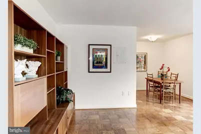 2400 41st Street NW #203, Washington, DC 20007 - Photo 5
