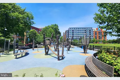 121 R Street NE, Washington, DC 20002 - Photo 21