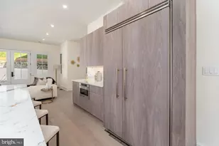 5631 MacArthur Blvd NW, Washington, DC 20016 - Photo 7