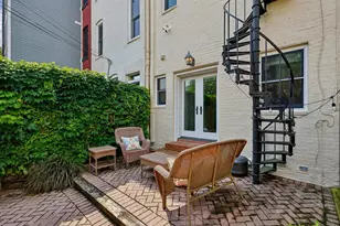 126 E St SE, Washington, DC 20003 - Photo 33