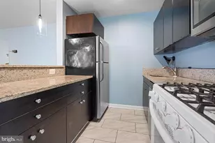 2400 41st St NW, Washington, DC 20007 - Photo 7