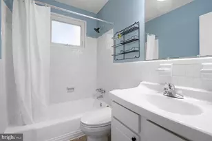 2400 41st St NW, Washington, DC 20007 - Photo 11