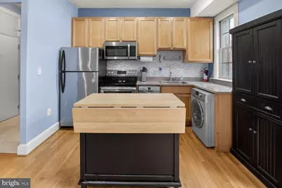 1401 Columbia Road NW #319, Washington, DC 20009 - Photo 3
