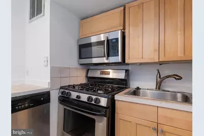 1704 V Street NW #B, Washington, DC 20009 - Photo 3
